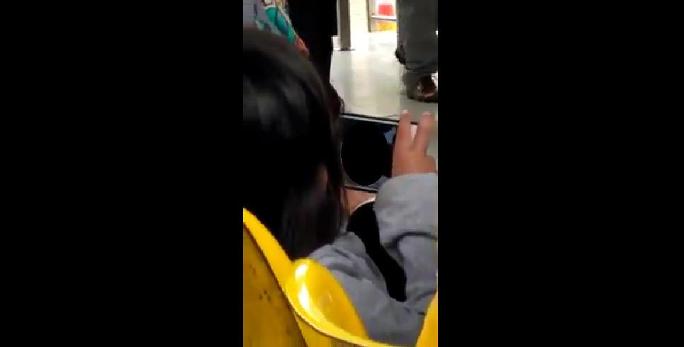 Boy Watching Porn Girl Cauthing - Child gets caught watching adult only video on phone | DailyPedia